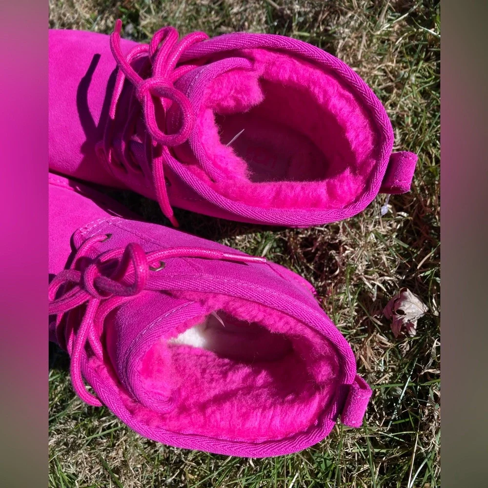 UGG Women's Hot Pink Neumel Chukka Lace Up Suede Shearling Pink Boots BRAND NEW
